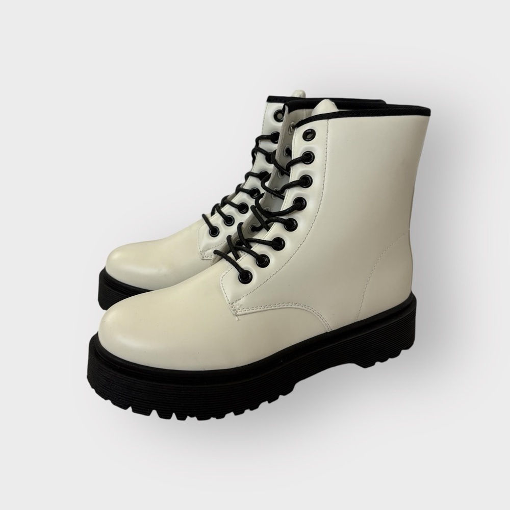 SHE&IN White Cream Lace Up Platform Combat Boots Size 8 NEW